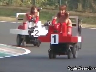 سخيف آلة race خارج