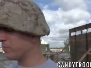 Militar de manhã broca includes sem preservativo x classificado clipe e boquetes