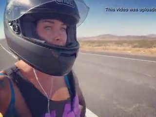 Felicity feline motorcycle divinity sigara aprilia içinde boşalma sırılsıklam