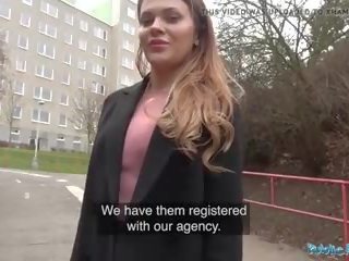 Publiek agent russisch shaven poesje geneukt voor contant: seks film 89