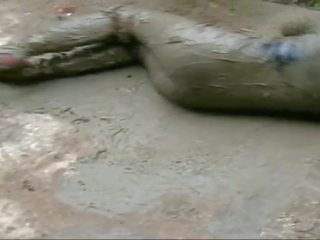 Sasja im muddy rot schenkel stiefel, kostenlos xxx sex video 3d